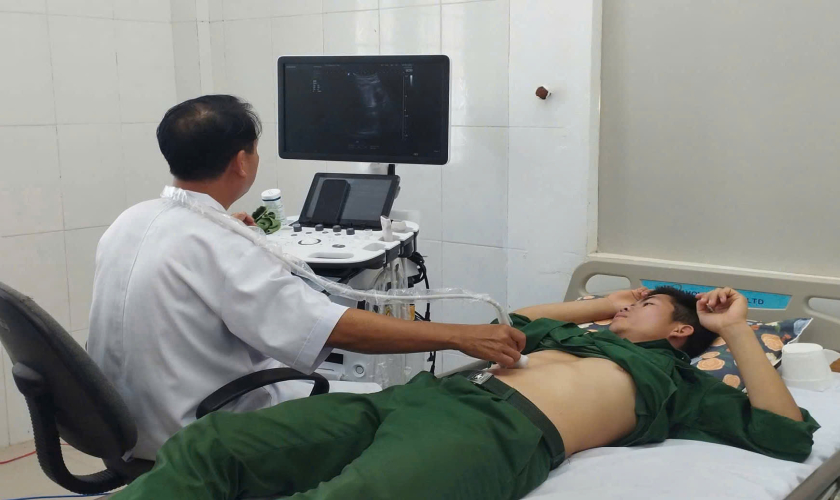 Khám sức khỏe định kỳ cho cán bộ, chiến sĩ tại đặc khu Cồn Cỏ