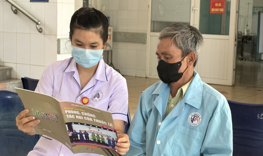 Bệnh viện Phổi Quảng Trị: xây dựng môi trường không khói thuốc