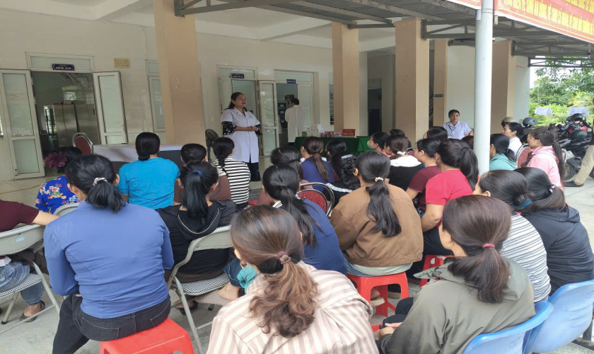 Trạm Y tế xã Tuyên Phú triển khai chiến dịch khám lưu động chăm sóc sức khỏe sinh sản và kế hoạch hóa gia đình