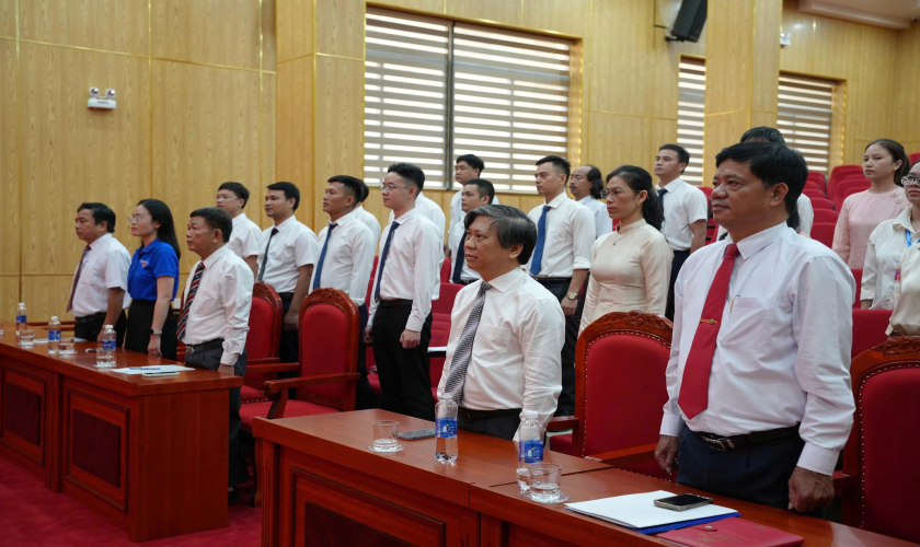 Chi bộ 3, Đảng bộ bộ phận Trung tâm Kiểm soát bệnh tật kết nạp 3 đảng viên mới