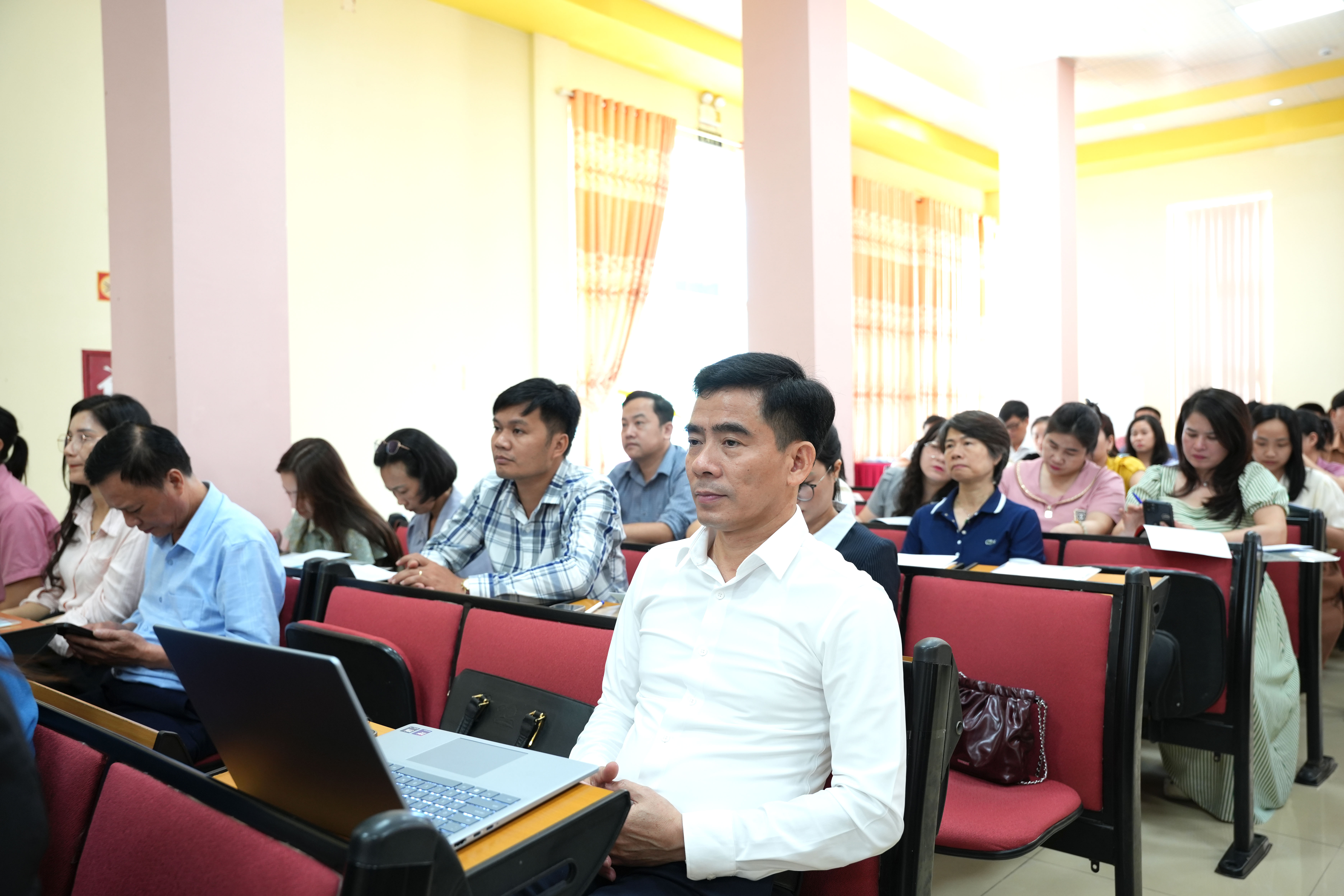 Bác_sỹ_Hà_Lâm_Chi_Phó_giám_đốc_Sở_Y_tế_phát_biểu_tại_lớp_tập_huấnfefweer.JPG