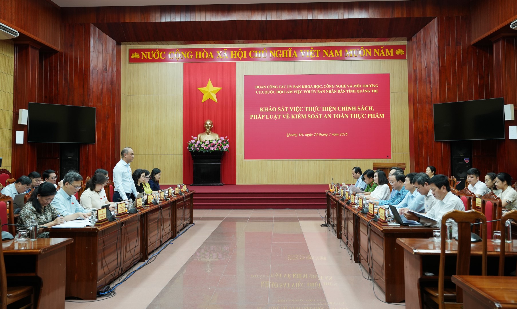 doan_cong_tac_quoc_hoi_lv_voi_ubnd_tinh_6.JPG