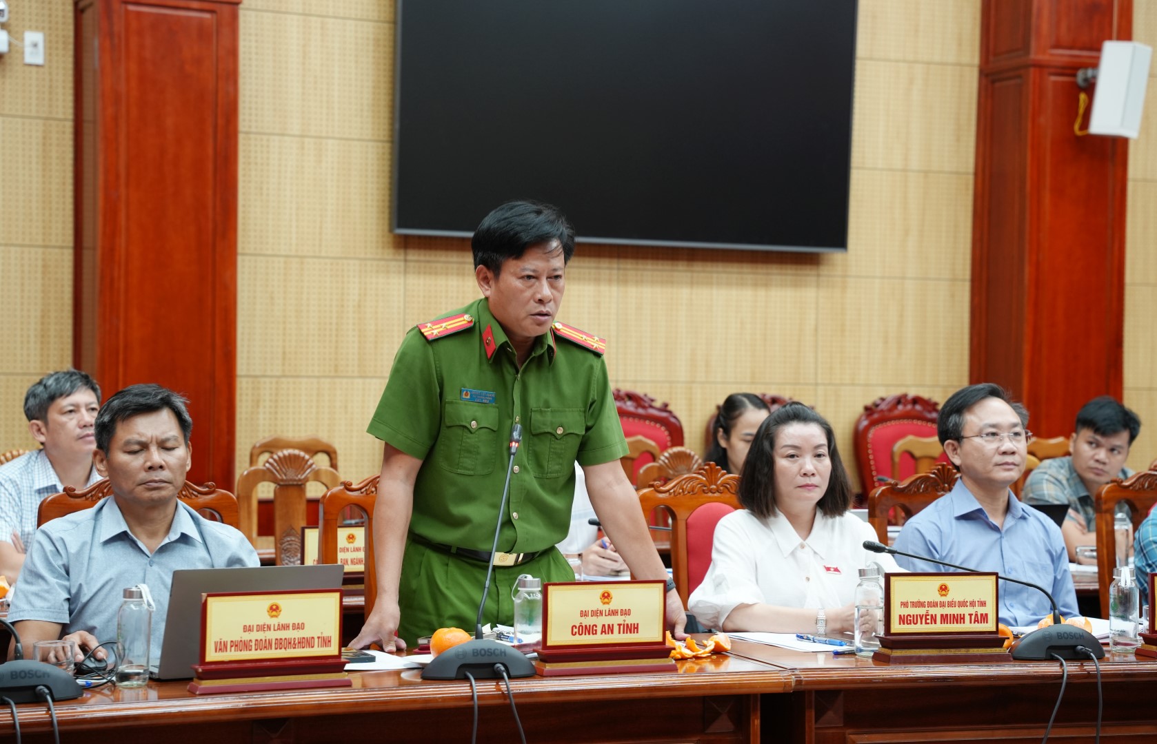 doan_cong_tac_quoc_hoi_lv_voi_ubnd_tinh_7.JPG