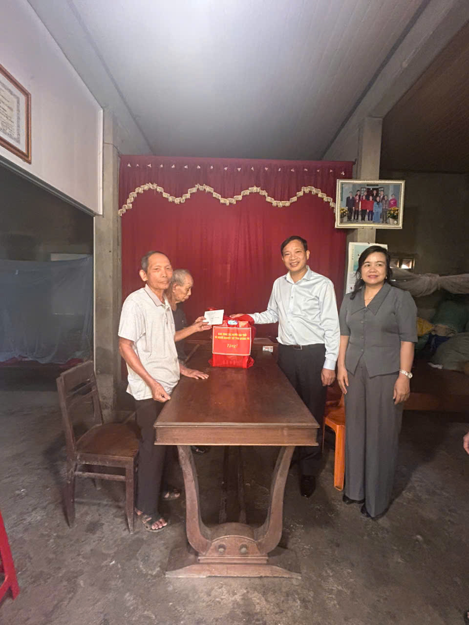 tang_qua_2206anh_4.jpg