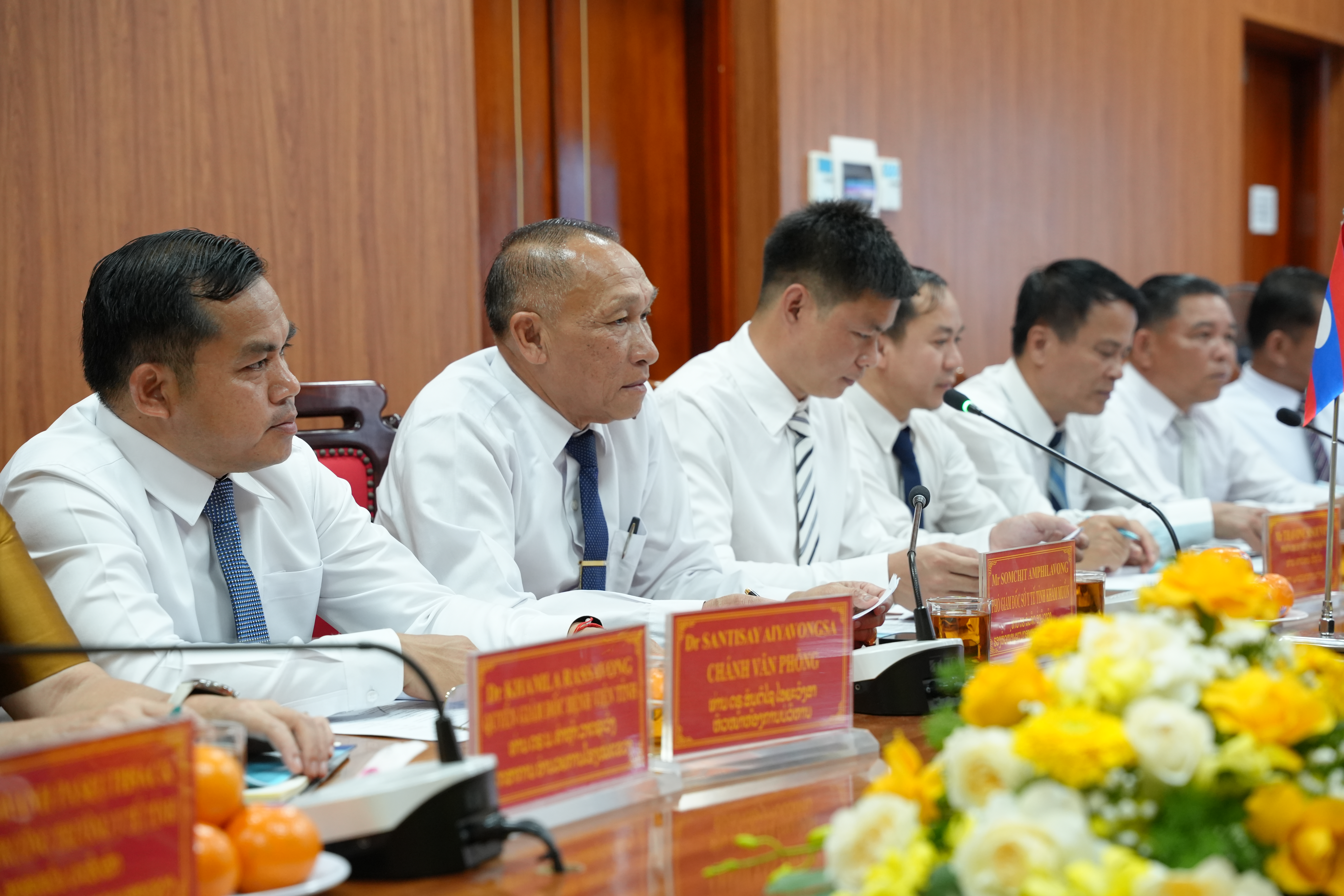 Đại_diện_lãnh_đạo_Sở_Y_tế_Khăm_Muồn_phát_biểu_tại_hội_đàm.JPG