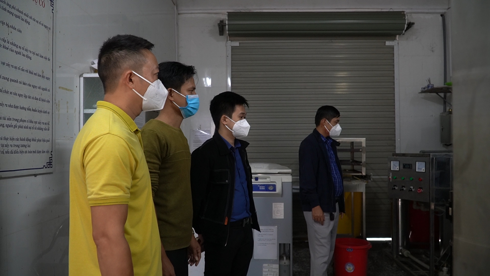 A4 Kiểm tra khu xử lý rác thải y tế tại Bệnh viên đa khoa huyện Tuyên Hóa