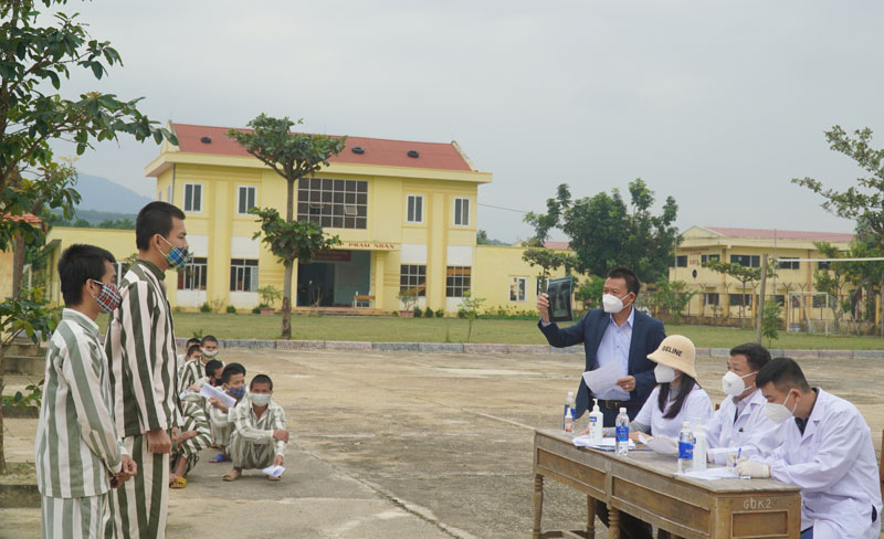 CDC Quảng Bình khám phát hiện chủ động bệnh lao cho phạm nhân tại Trại giam Đồng Sơnjpg