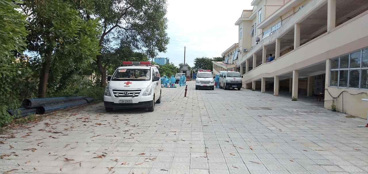 Chuyển bệnh nhân về các cơ sở điều trị Covid 19