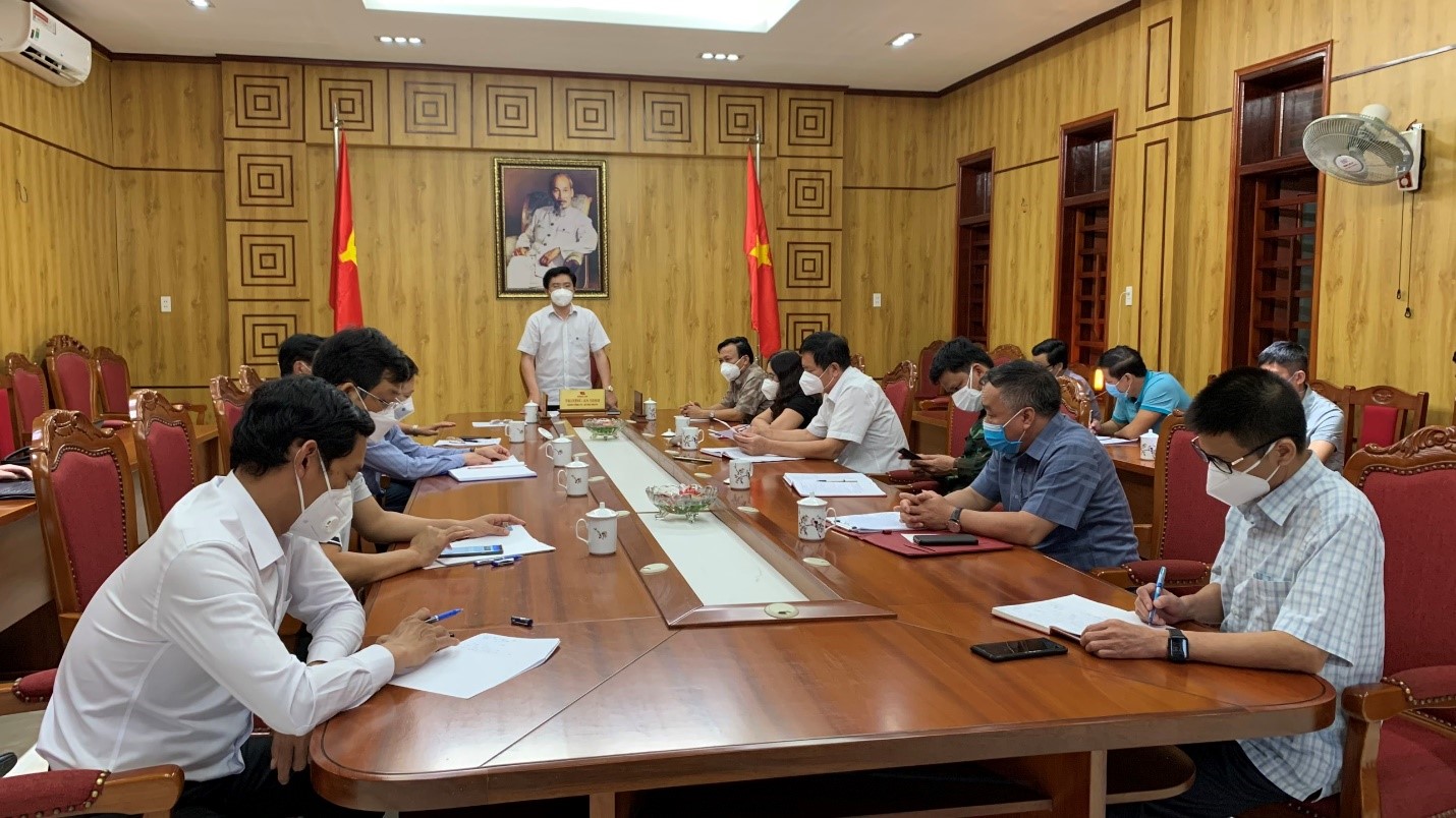 Họp Ban chỉ đạo tại Thị ủy Ba Đồn về phương án phòng chống dịch Covid 19 trên địa bàn