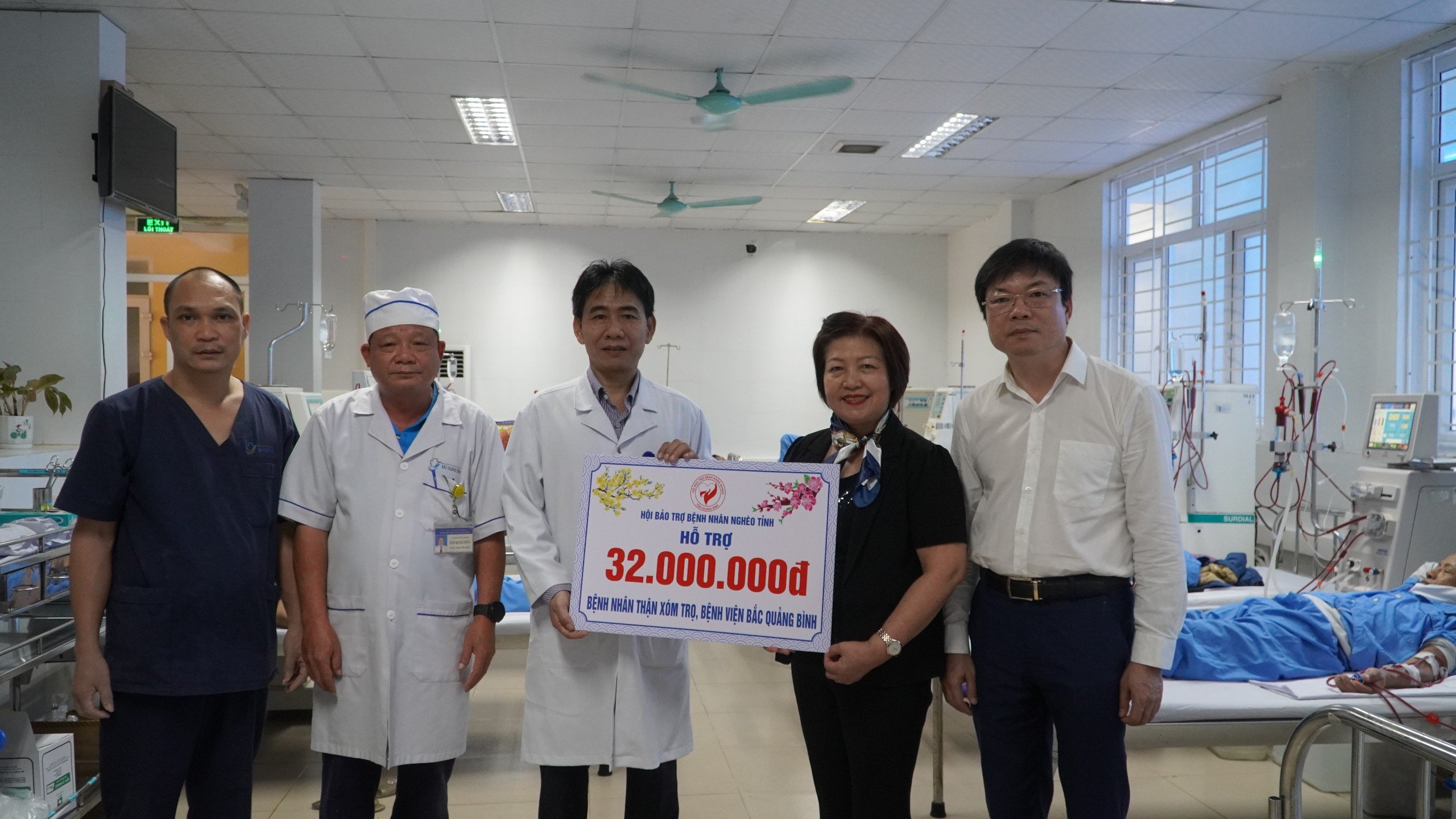 Hội_Bảo_trợ_bệnh_nhân_nghèo_tỉnh_trao_hỗ_trợ_32_triệu_cho_bệnh_nhân_chạy_thận_nhân_tạo_ở.jpg