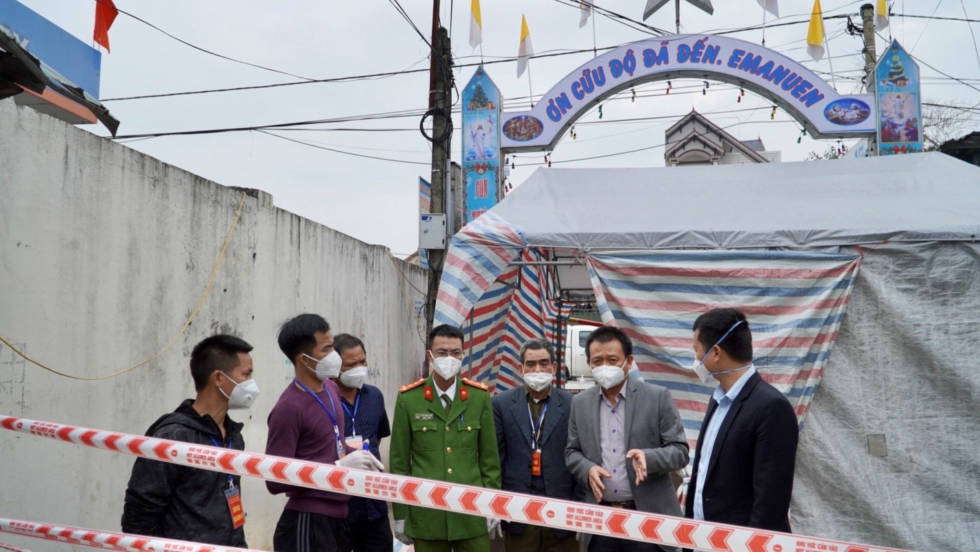 Lãnh đạo CDC Quảng Bình trực tiếp kiểm tra và chỉ đạo công tác phòng chống dịch tại xã Quảng Phú