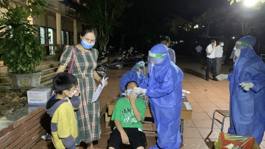 MỘT SỐ HÌNH ẢNH HOẠT ĐỘNG TRIỂN KHAI PHÒNG CHỐNG DỊCH2