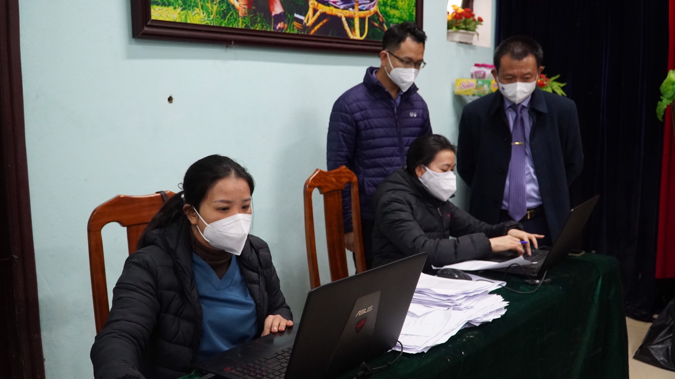 Một số hình ảnh giám sát tại các điểm tiêm 3