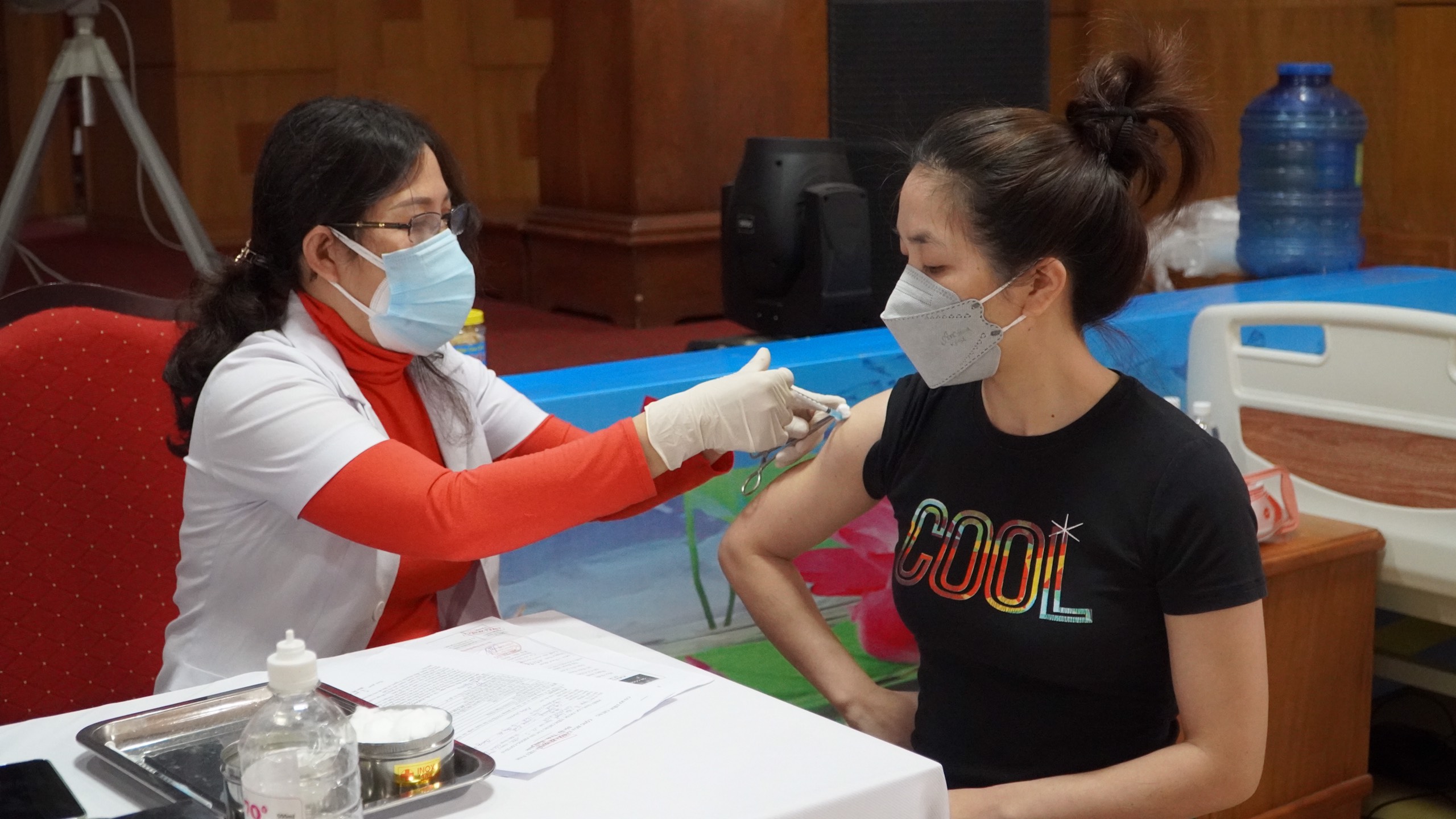 Một số hình ảnh tại điểm tiêm do CDC Quảng Bình1