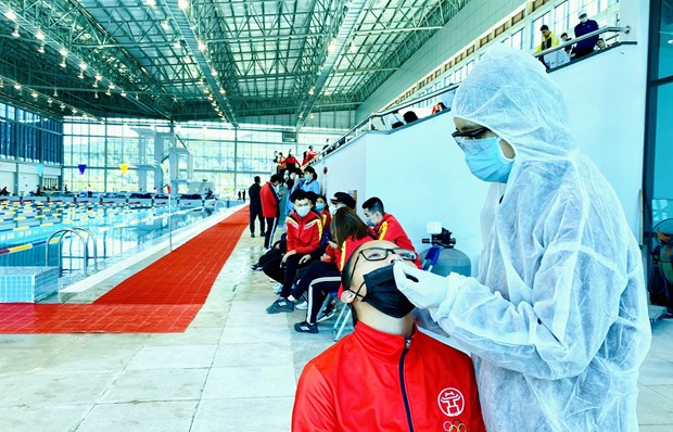 Nhân viên y tế làm công tác xét nghiệm