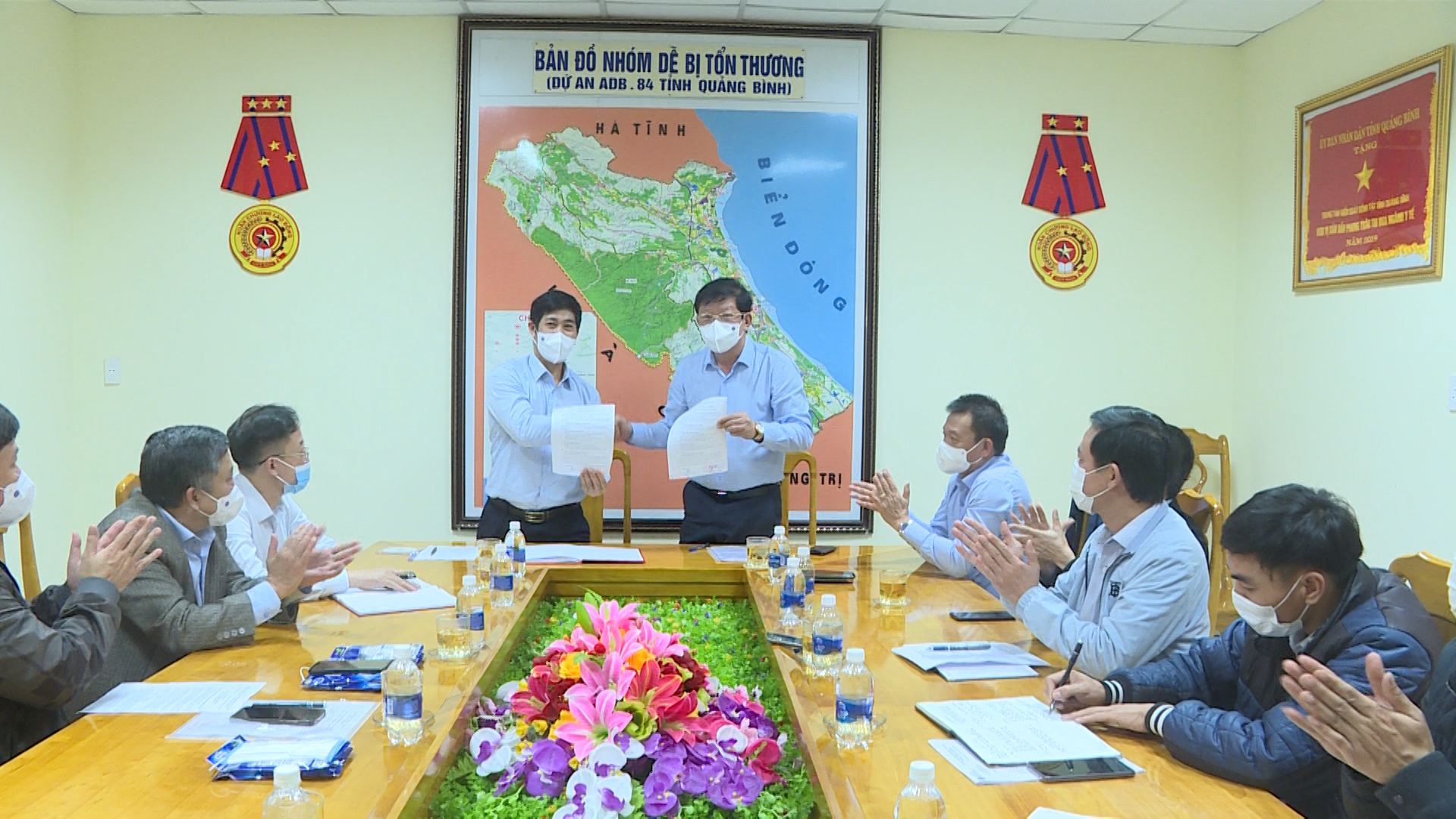 Sở Khoa học và Công nghệ chuyển giao quyền sử dụng kết quả nghiên cứu khoa học và phát triển công nghệ cho Sở Y tế. 3