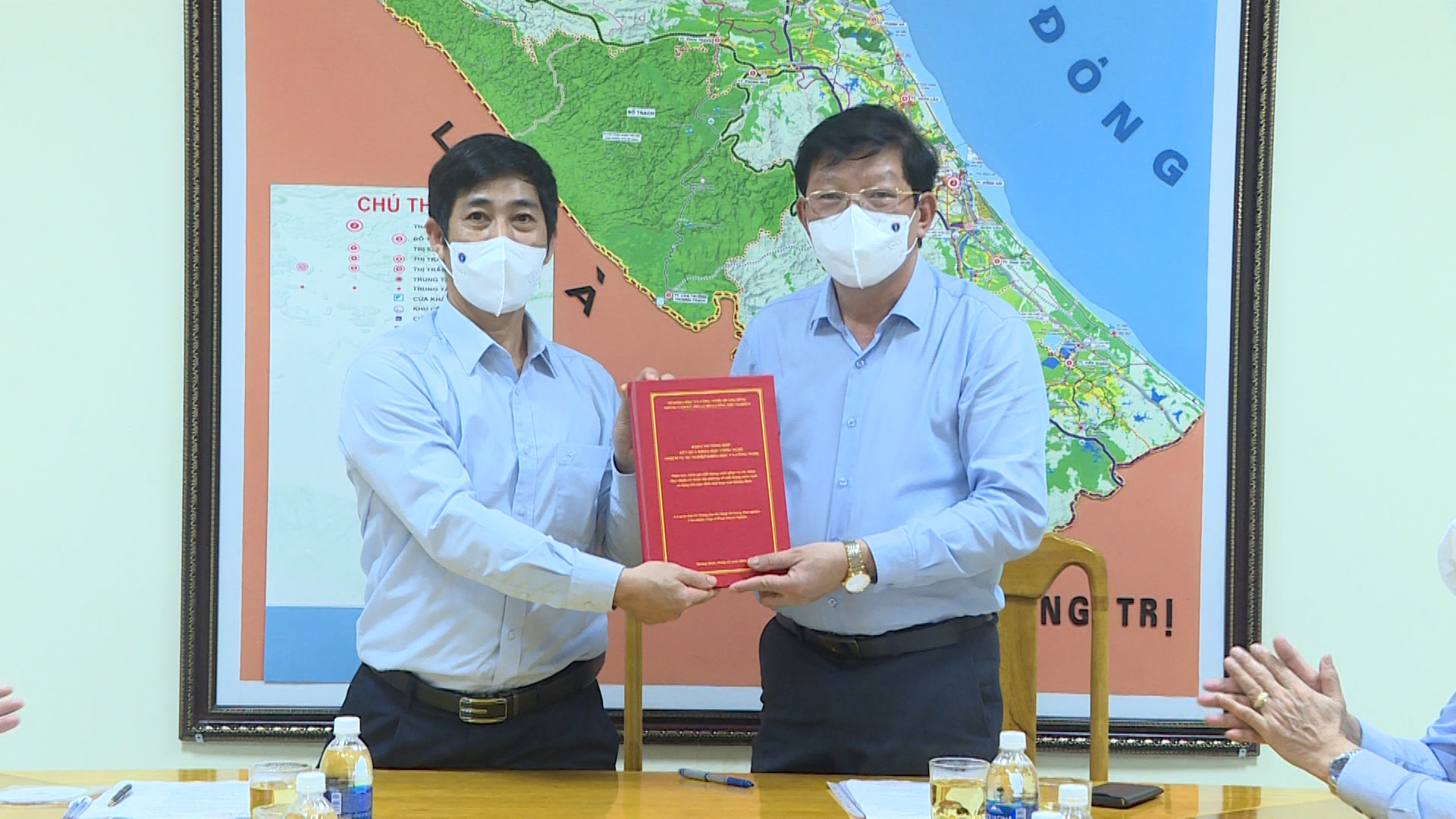 Sở Khoa học và Công nghệ chuyển giao quyền sử dụng kết quả nghiên cứu khoa học và phát triển công nghệ cho Sở Y tếjpg