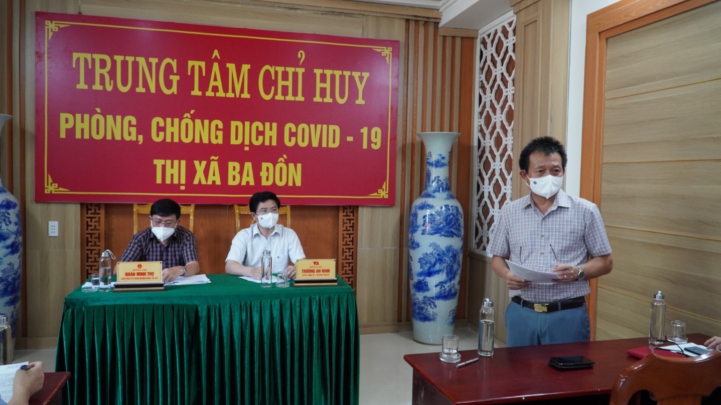 Trao đổi chuyên môn triển khai phương án chống dịch