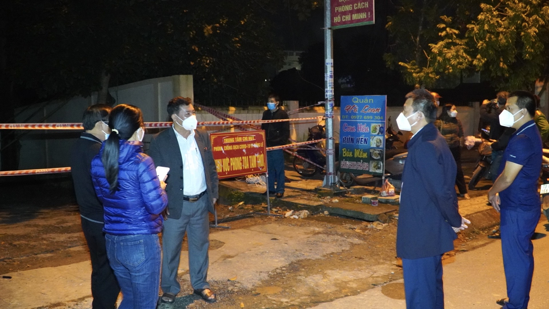 Triển khai công tác chống dịch tại thị trấn Đồng Lê đêm 14 112