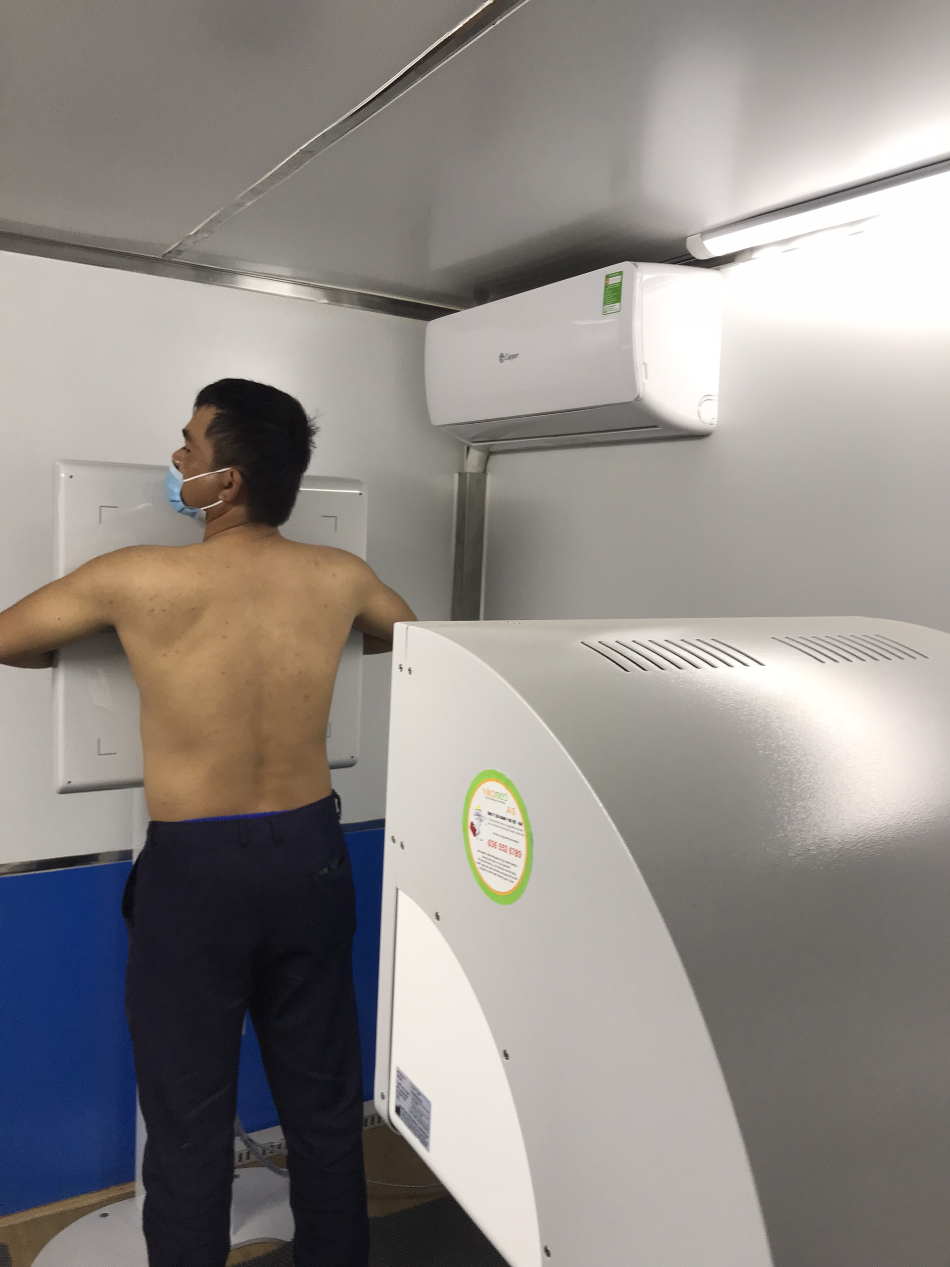 Trung tâm Kiểm soát bệnh tật khám kiểm tra sức khỏe cho nhân viên Công ty TNHH Chăn nuôi Hòa Phát.4