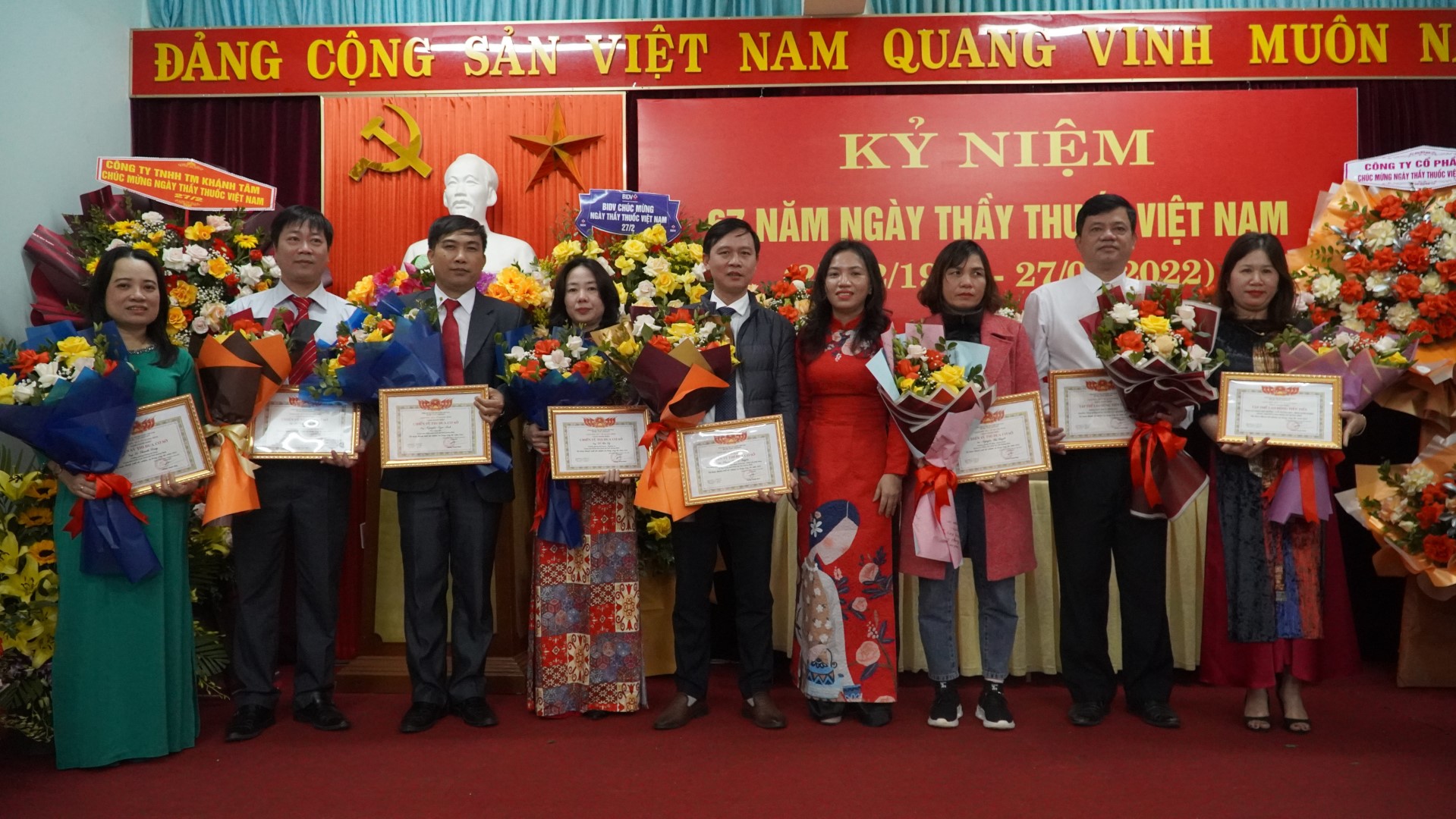 Xiếp nhận Hoa Bác Hiệu 5