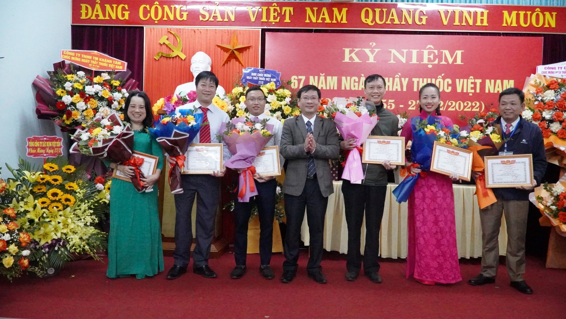 Xiếp nhận Hoa Bác Hiệu 6