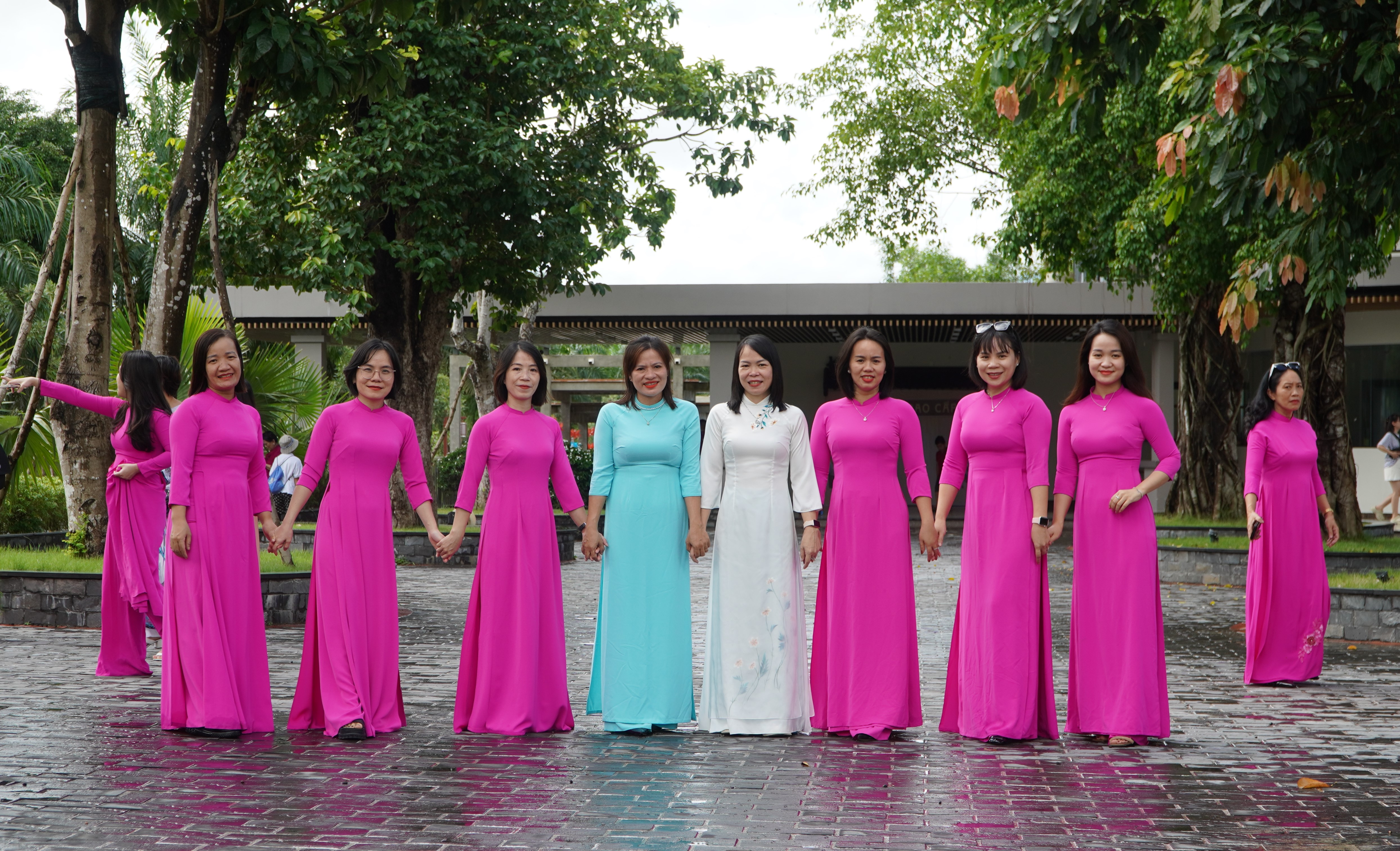 cũng_là_lời_tri_ân_cảm_ơn_đến_những_đóng_góp_cố_gắng_của_các_cán_bộ_nhân_viên_trong_việc_xây_dựng_và_gắn_bó_với_đơn_vị_trong_thời_gian_công_tác_4.JPG
