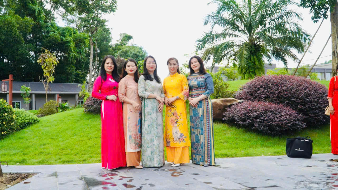 cũng_là_lời_tri_ân_cảm_ơn_đến_những_đóng_góp_cố_gắng_của_các_cán_bộ_nhân_viên_trong_việc_xây_dựng_và_gắn_bó_với_đơn_vị_trong_thời_gian_công_tác_6.jpg