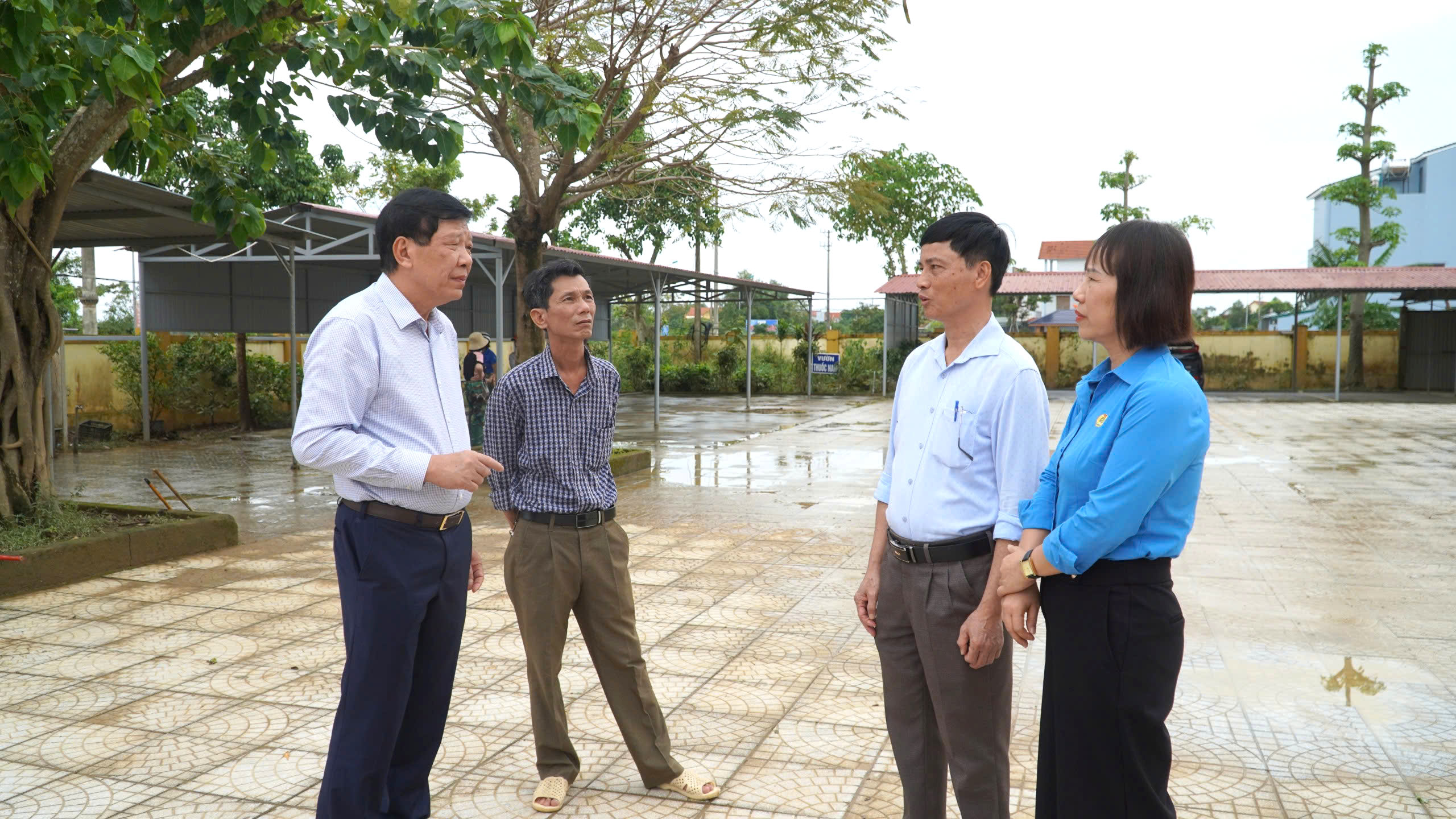kiểm_tra_và_chỉ_đạo_công_tác_khác_phục_sau_lũ_tại_Bệnh_viện_đa_khoa_huyện_Lệ_Thủy3.jpg