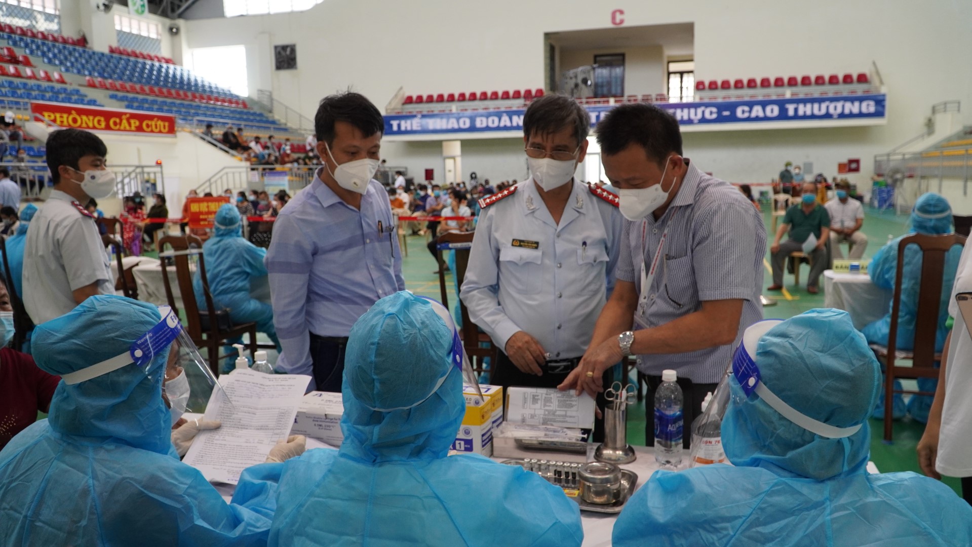 ẢNH 1 KIÊM TRA QUY TRÌNH BẢO ĐẢM AN TOÀN TIÊM CHỦNG TẠI ĐIỂM TIÊM CDC QUẢNG BÌNH Large