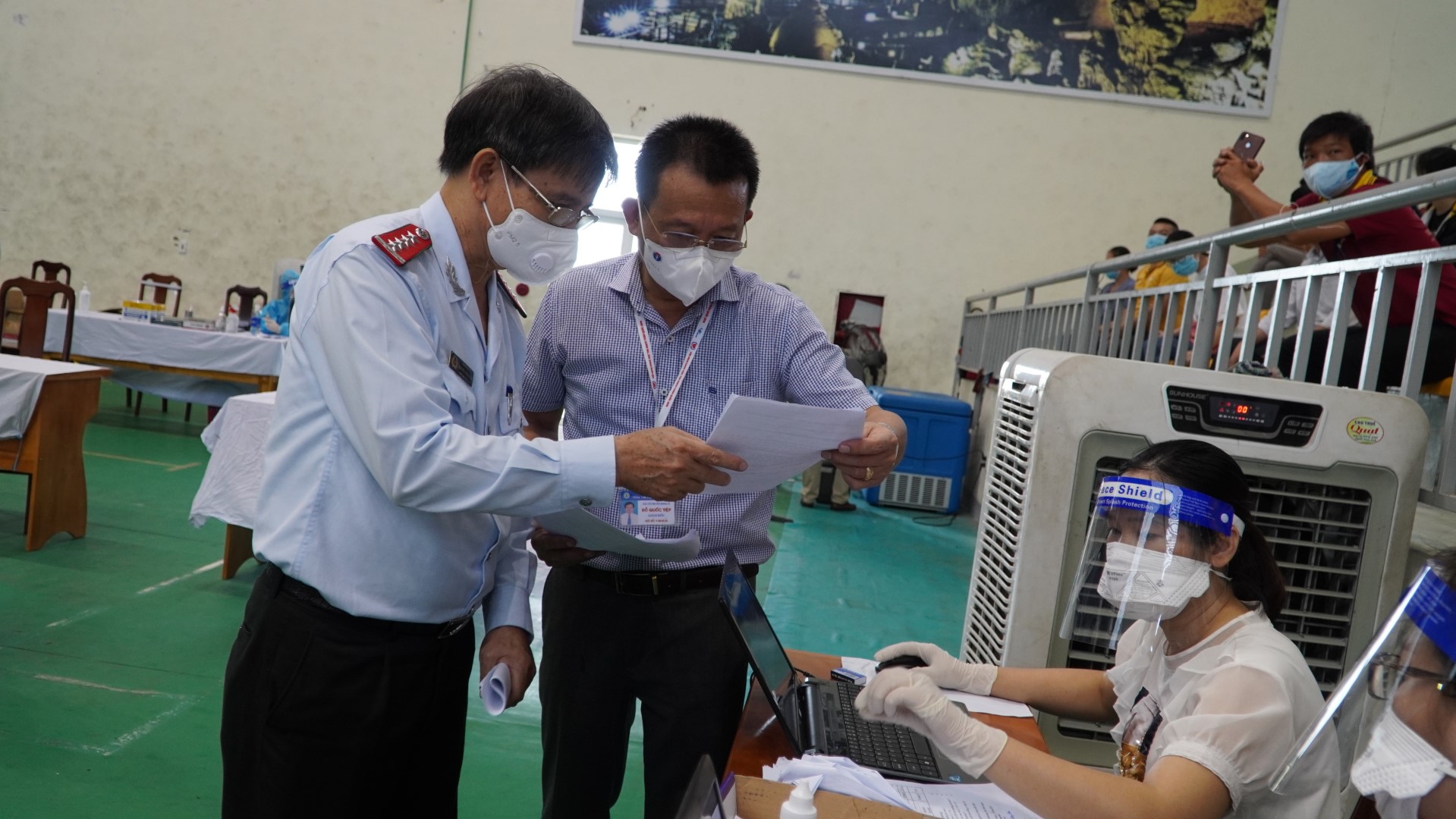 ẢNH 6 TRAO ĐỔI GIỮA THANH TRA BỘ Y TẾ VÀ LÃNH ĐẠO CDC QUẢNG BÌNH Large